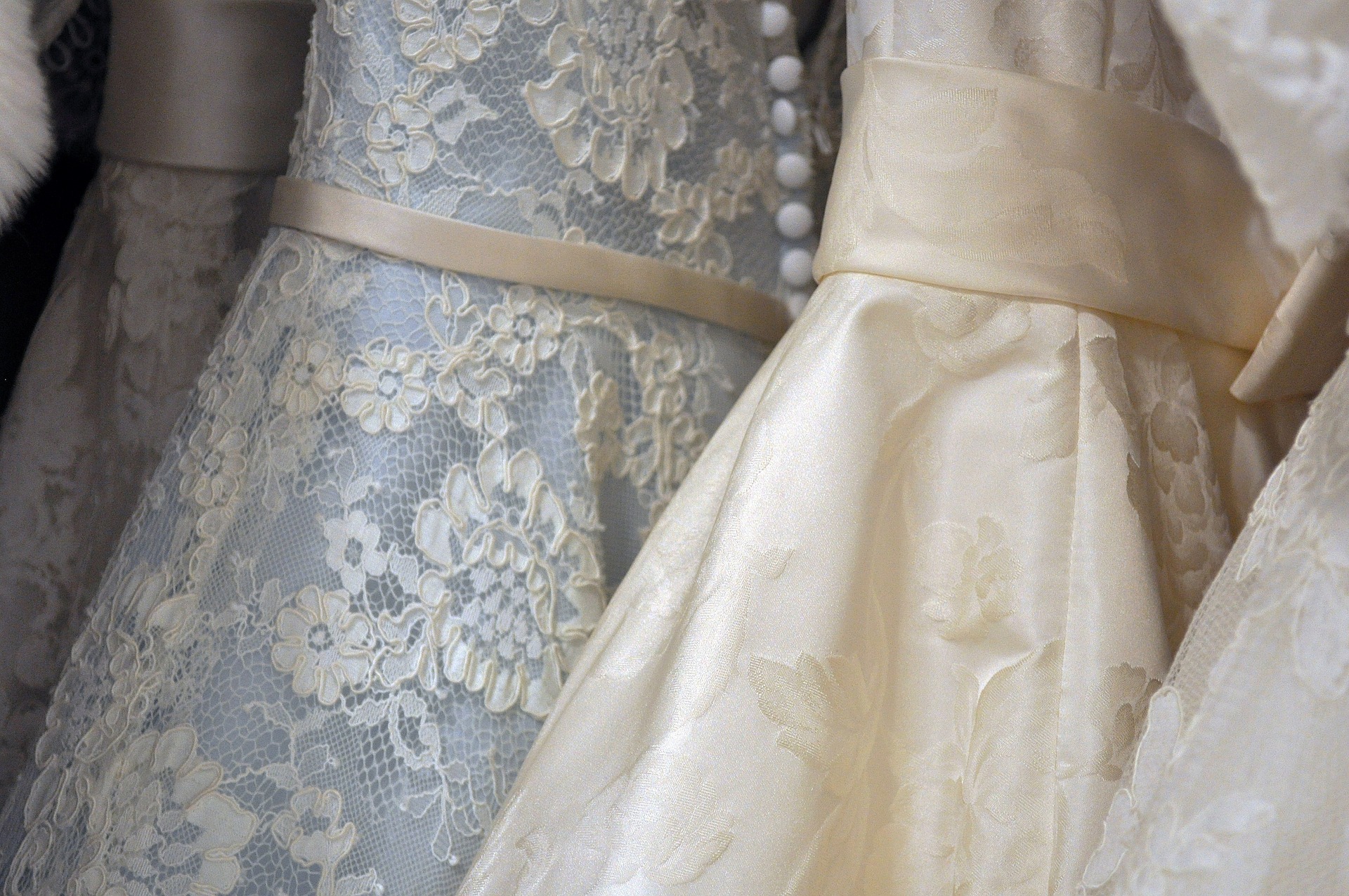 Gown 2588238 1920